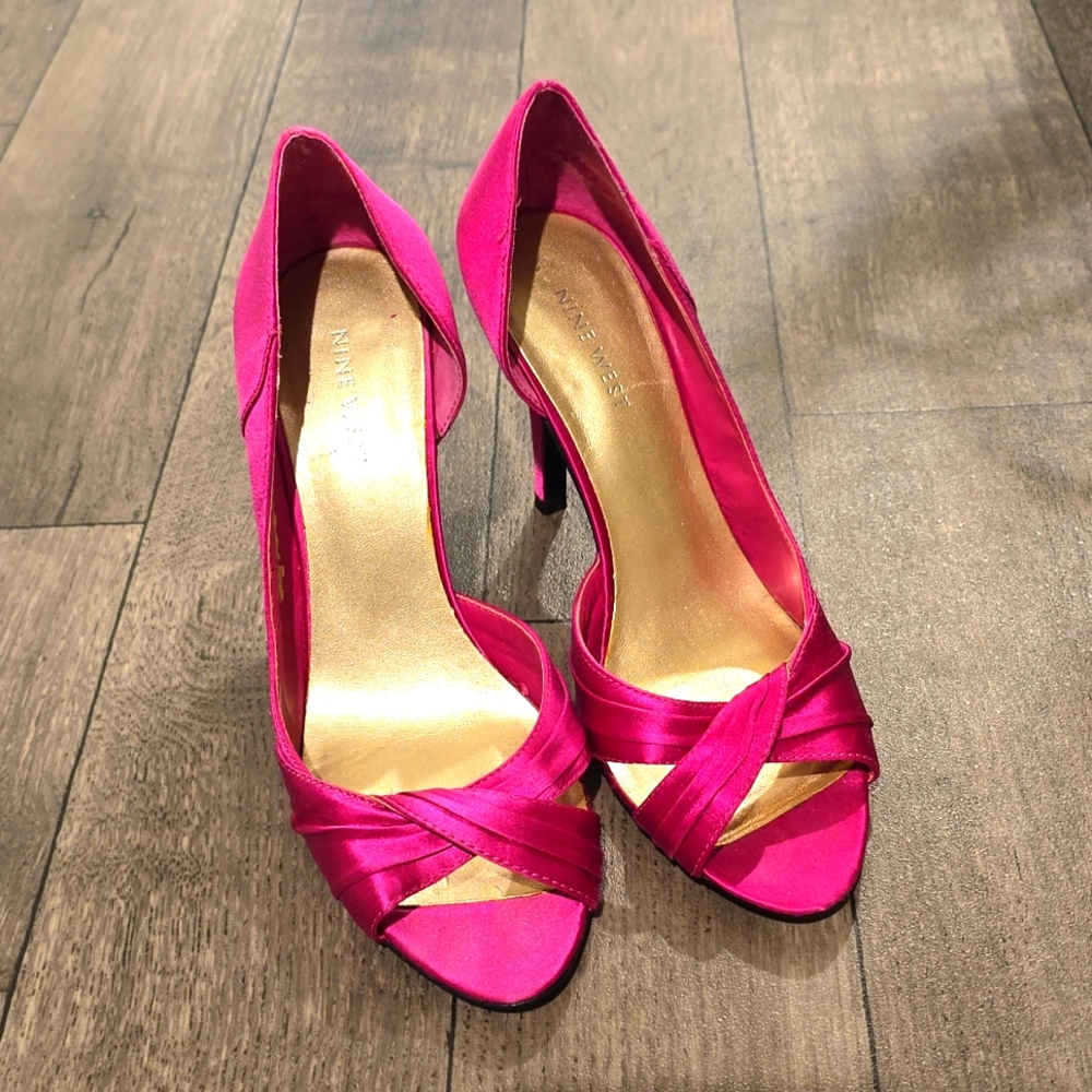 4/17 NINE WEST PUMPS